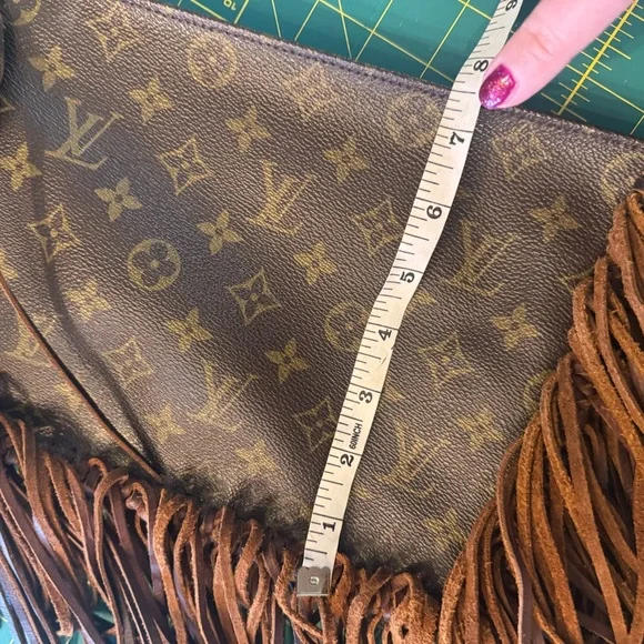 Louis Vuitton Brown Fringe Crossbody Bag- Tricked Out Vintage Tolietry 26 - Picture 5 of 8